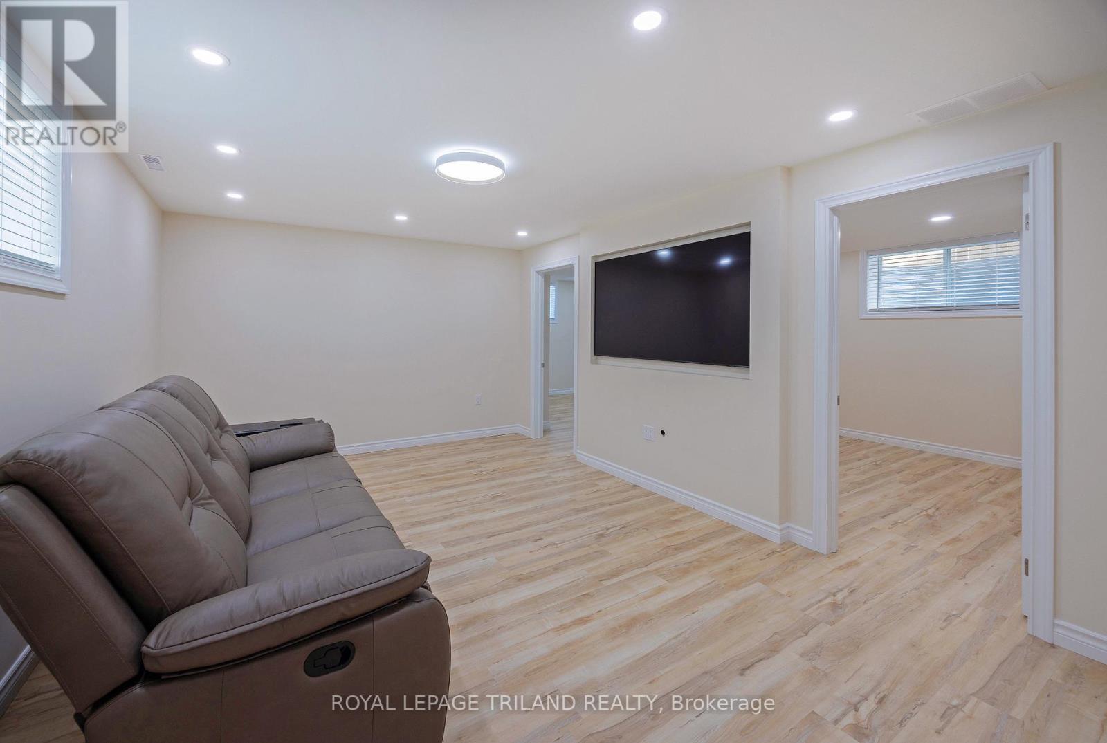 2467 Irish Moss Road, London South (South U), Ontario  N6M 0A2 - Photo 33 - X12411669