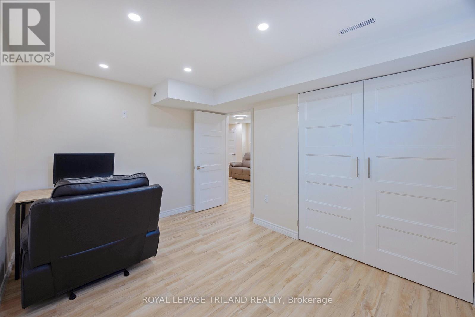 2467 Irish Moss Road, London South (South U), Ontario  N6M 0A2 - Photo 37 - X12411669