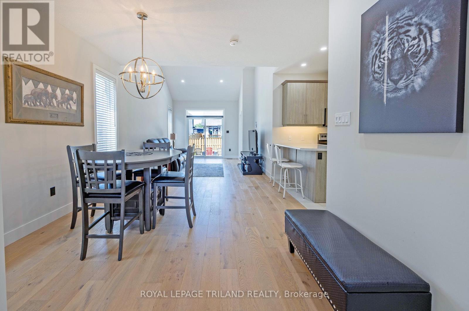 2467 Irish Moss Road, London South (South U), Ontario  N6M 0A2 - Photo 6 - X12411669