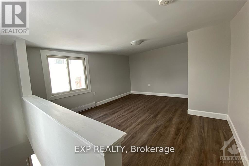 3 - 358 Booth Street, Ottawa, Ontario  K1R 7K4 - Photo 5 - X12411553