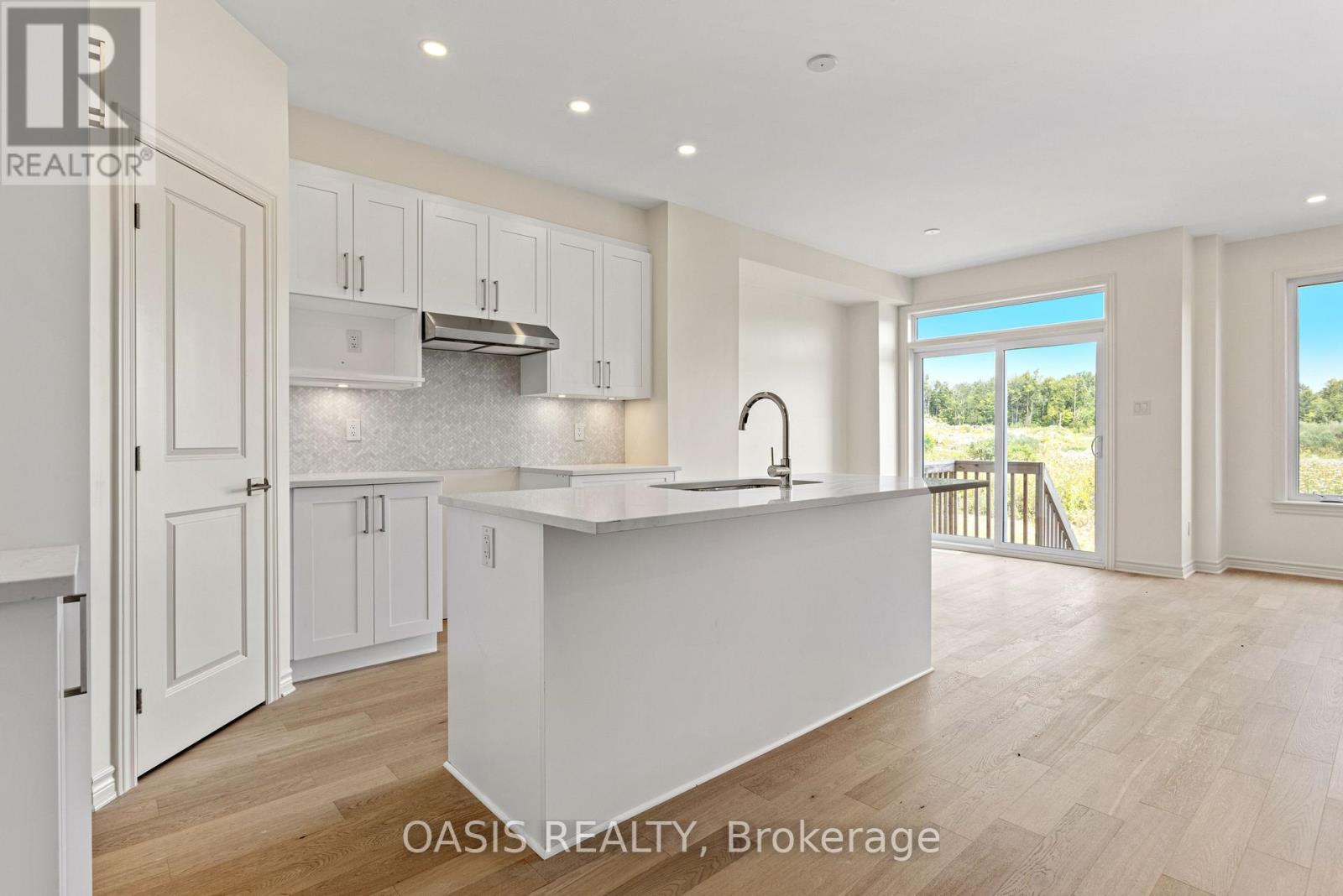 794 Antonio Farley Street, Ottawa, Ontario  K4A 5N3 - Photo 3 - X12411570