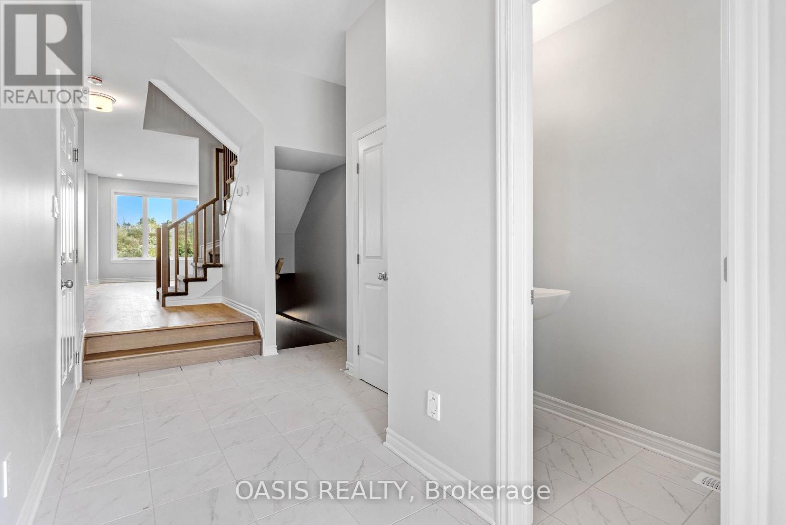 786 Antonio Farley Street, Ottawa, Ontario  K4A 5N3 - Photo 3 - X12411578