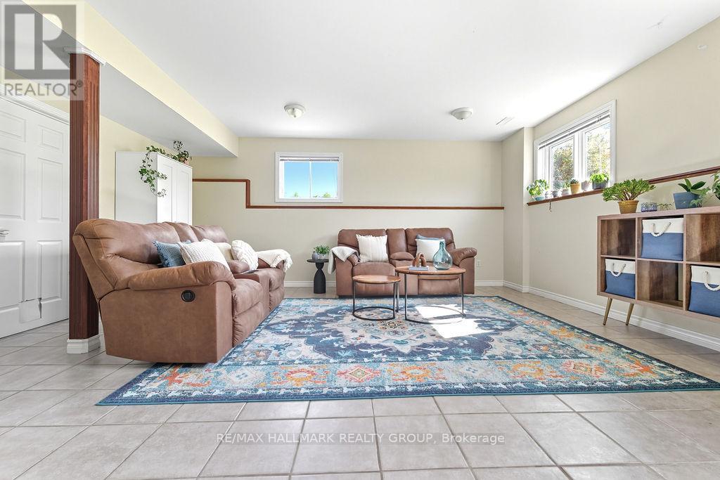 921 Mill Ridge Road, Mcnab/braeside, Ontario  K7S 3G8 - Photo 15 - X12411604