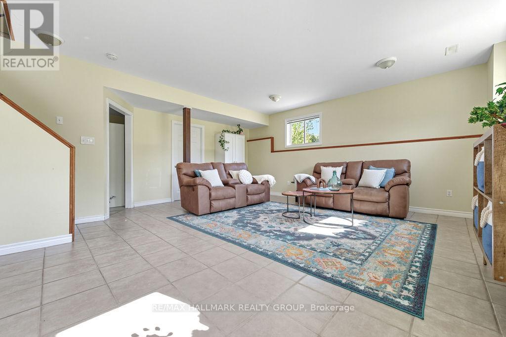 921 Mill Ridge Road, Mcnab/braeside, Ontario  K7S 3G8 - Photo 16 - X12411604