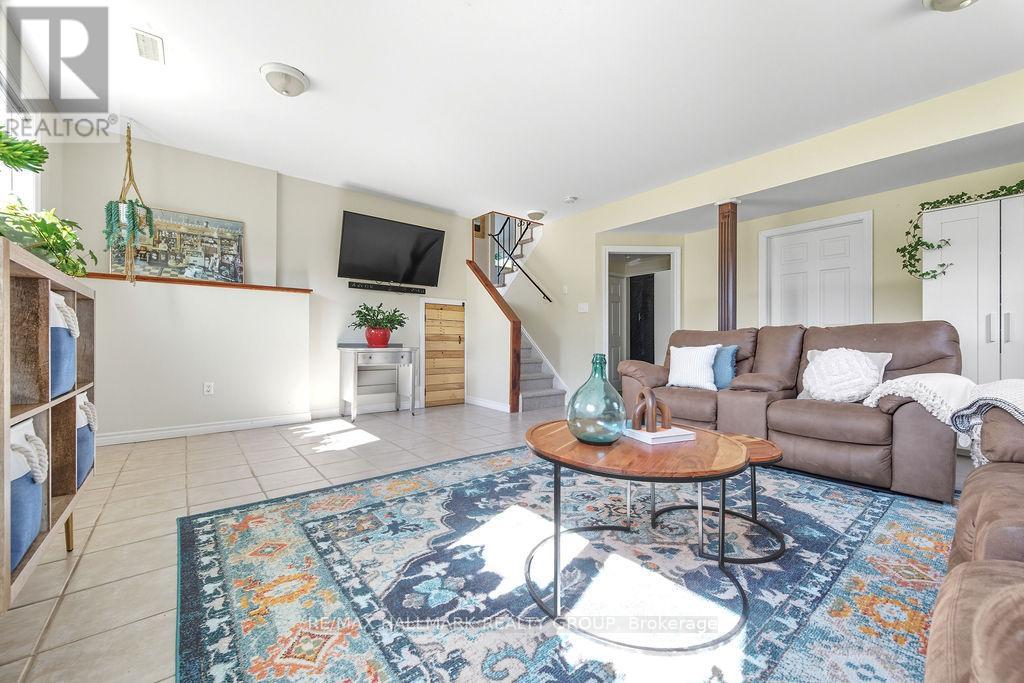 921 Mill Ridge Road, Mcnab/braeside, Ontario  K7S 3G8 - Photo 17 - X12411604