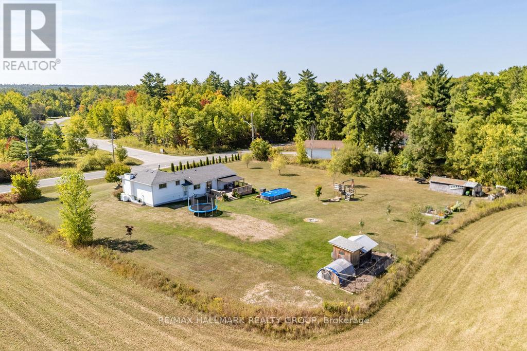 921 Mill Ridge Road, Mcnab/braeside, Ontario  K7S 3G8 - Photo 23 - X12411604