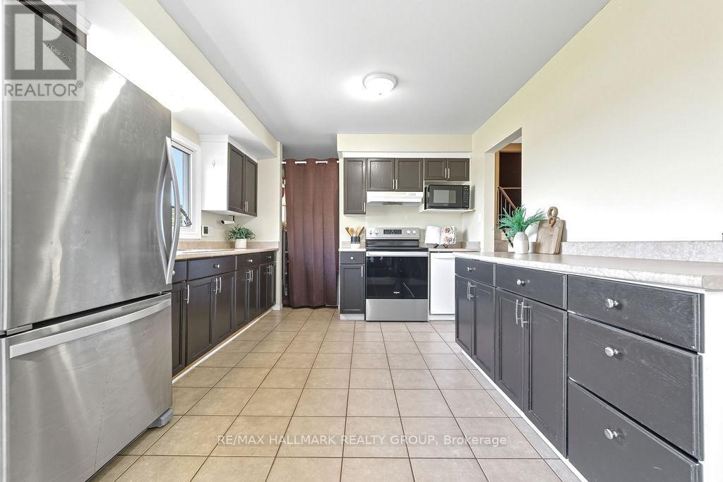 921 Mill Ridge Road, Mcnab/braeside, Ontario  K7S 3G8 - Photo 8 - X12411604