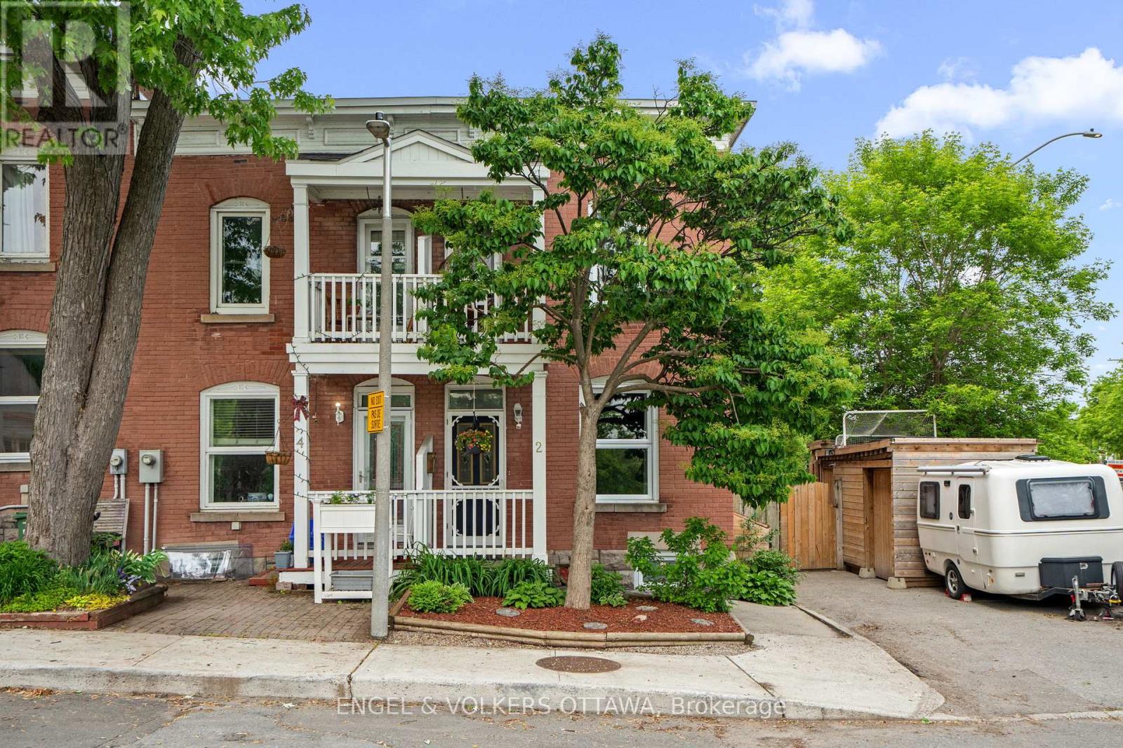 2 LOWER CHARLOTTE STREET, Ottawa, Ontario