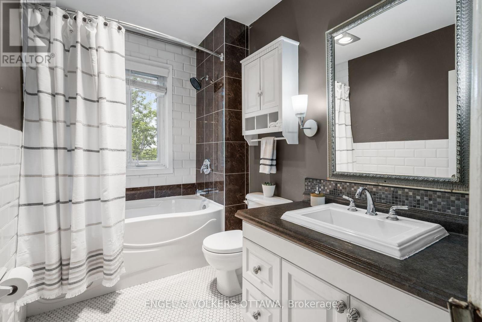 2 Lower Charlotte Street, Ottawa, Ontario  K1N 8K1 - Photo 36 - X12411637