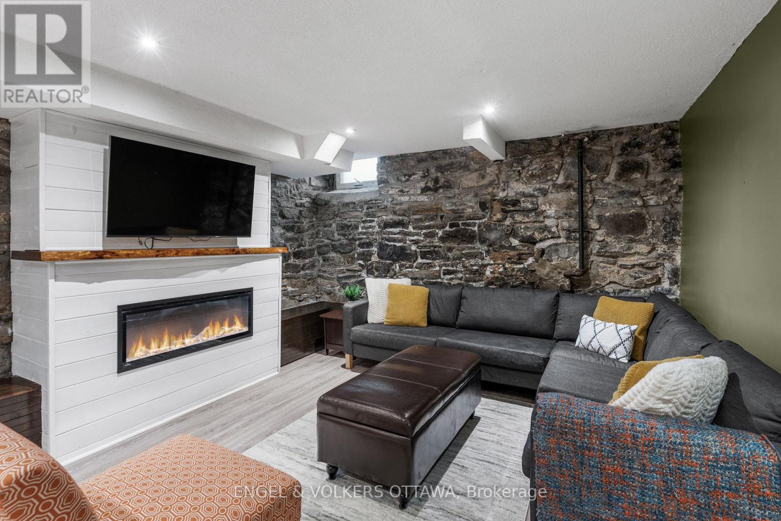 2 Lower Charlotte Street, Ottawa, Ontario  K1N 8K1 - Photo 39 - X12411637