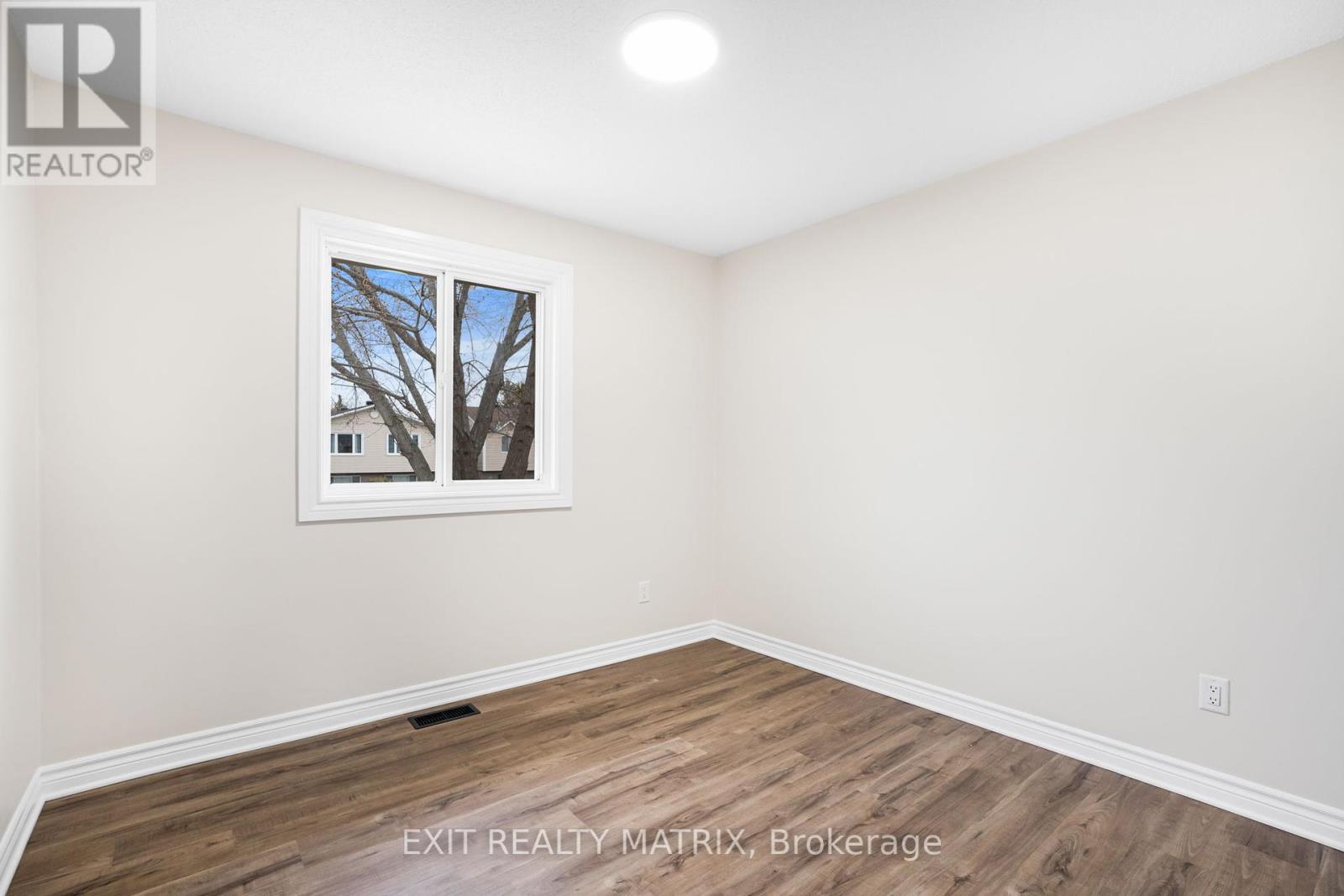 58 Castlebeau Street, Russell, Ontario  K0A 1W0 - Photo 16 - X12411665
