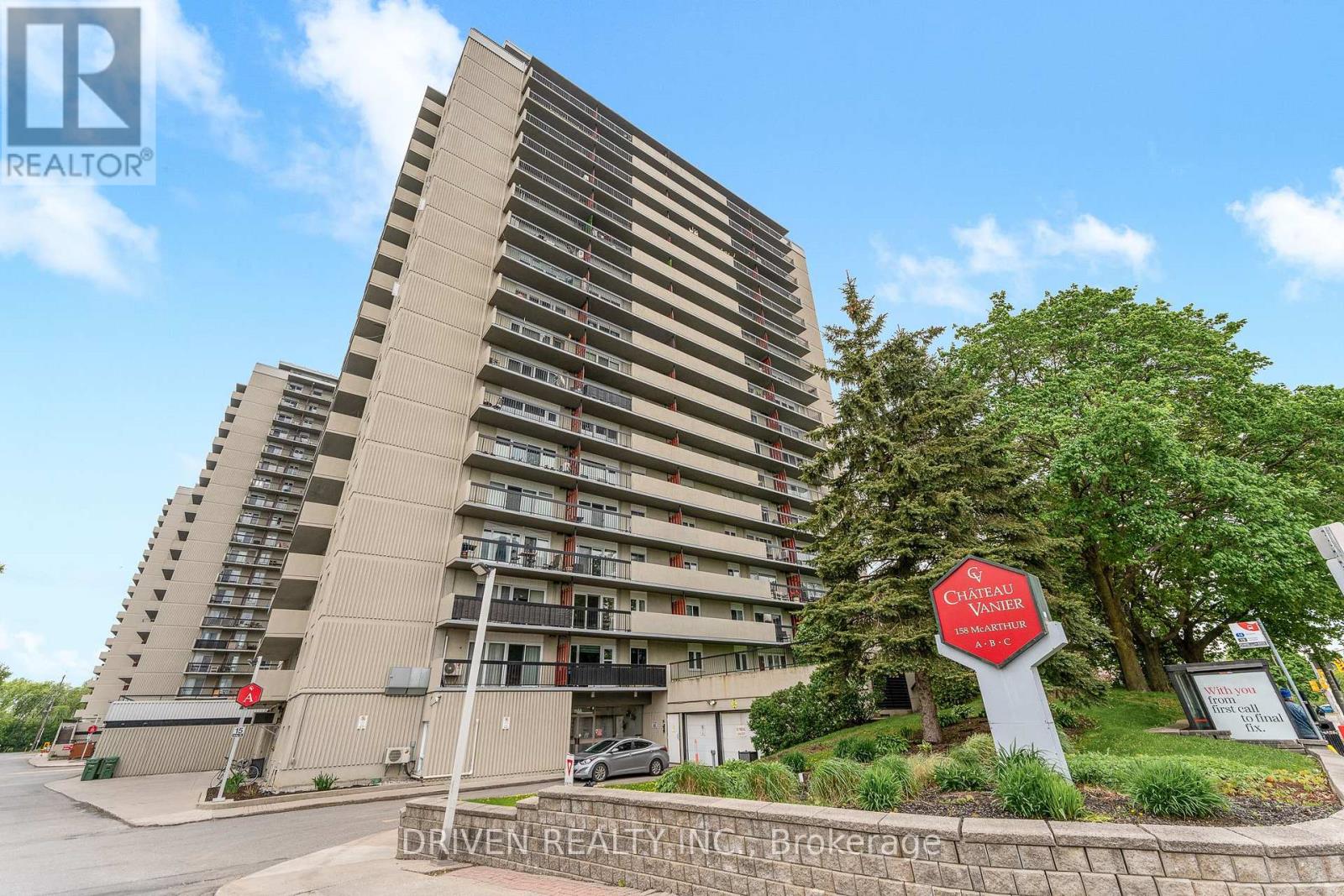 404 - 158 A MCARTHUR AVENUE, Ottawa, Ontario