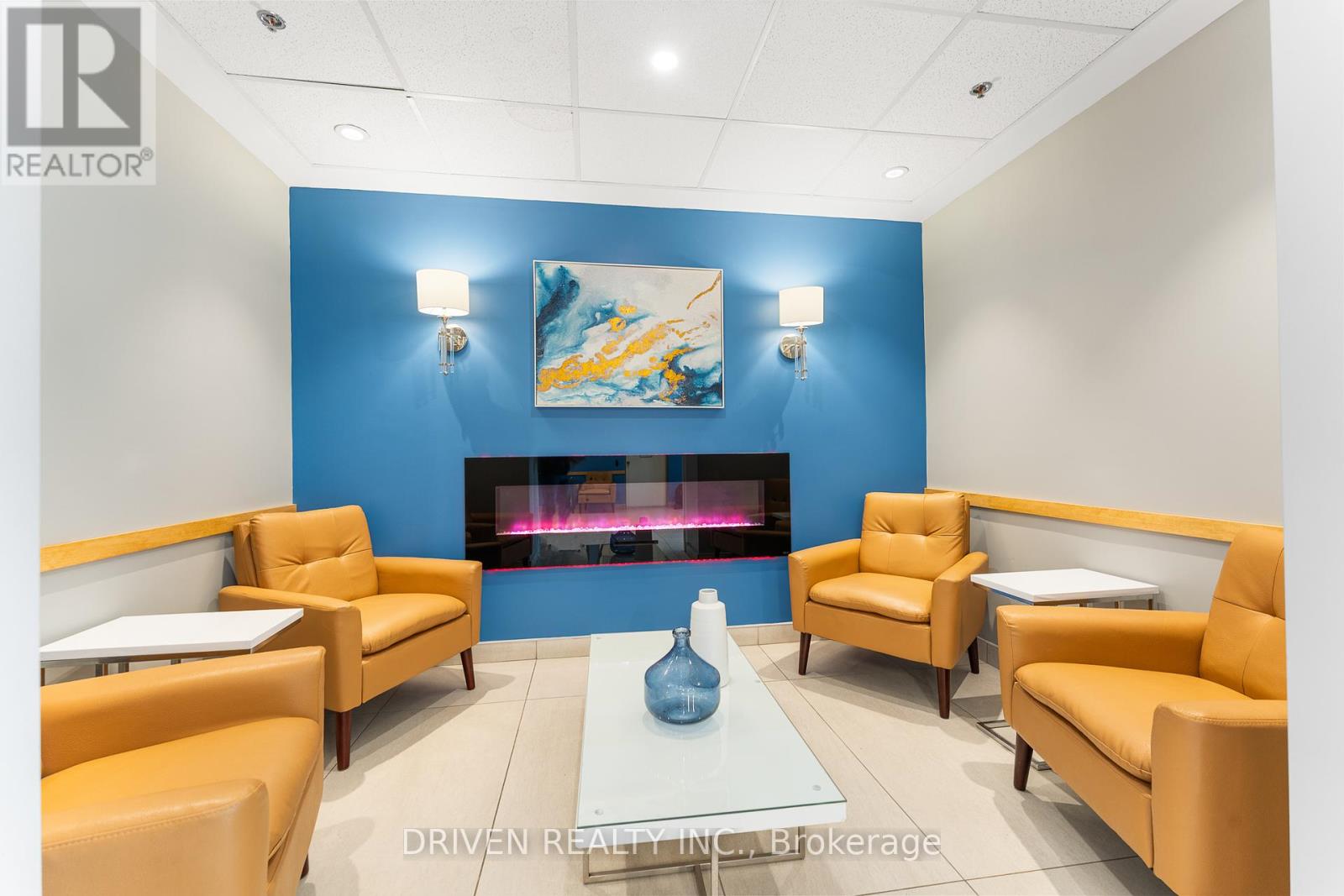 158 A Mcarthur Avenue, Ottawa, Ontario  K1L 7E7 - Photo 4 - X12411707