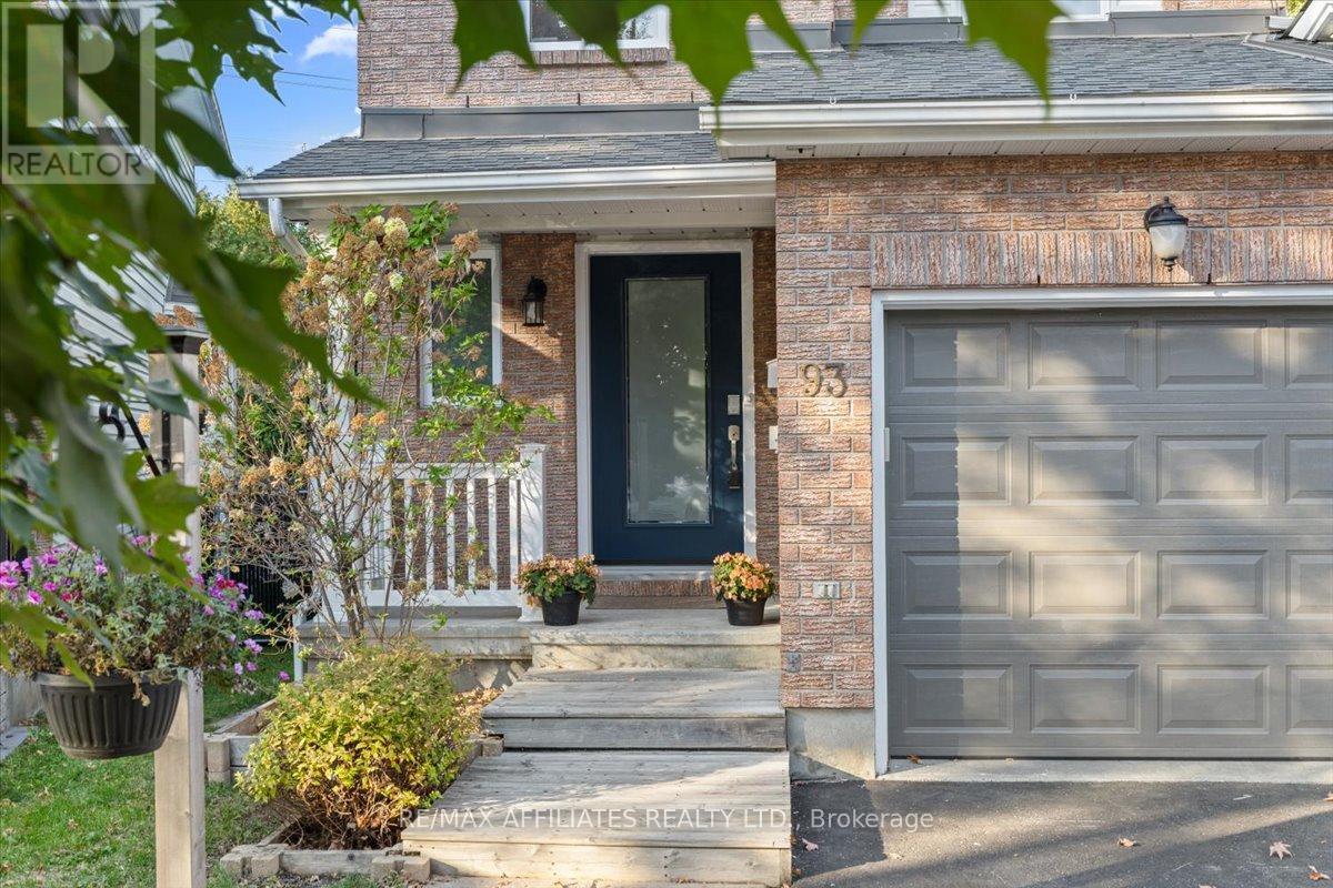 93 Springcreek Crescent, Ottawa, Ontario  K2M 2K8 - Photo 2 - X12411712