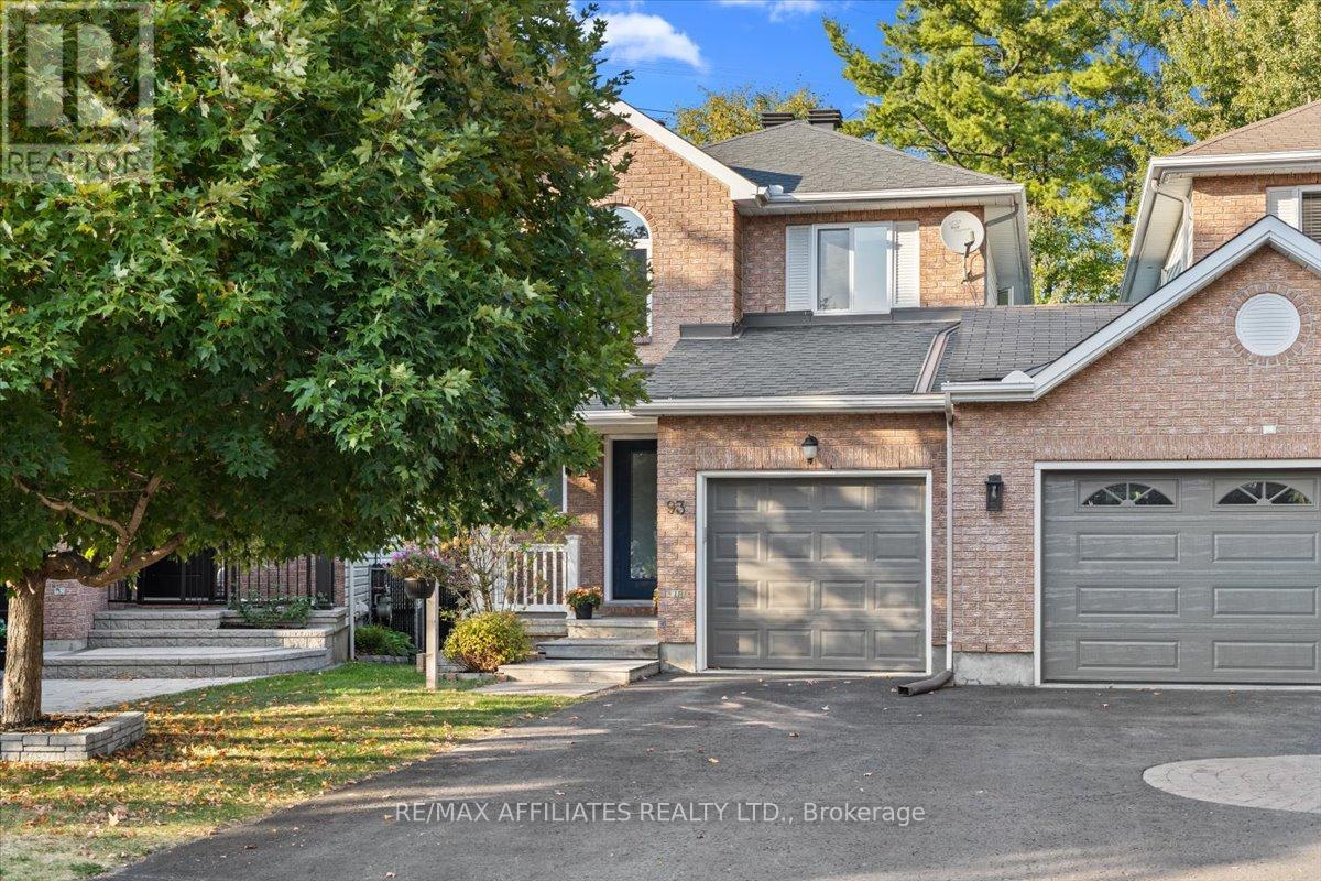 93 Springcreek Crescent, Ottawa, Ontario  K2M 2K8 - Photo 3 - X12411712