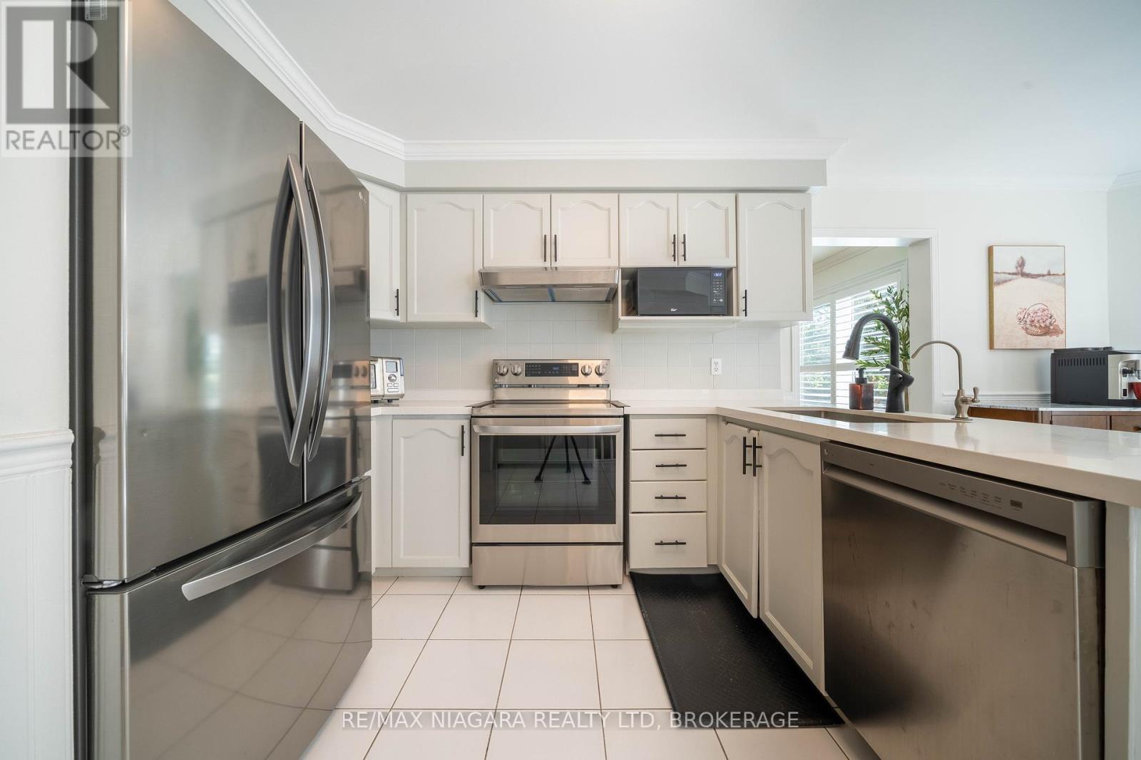 2164 Havenbrook Road, Oakville, Ontario  L6H 6B3 - Photo 17 - W12411579