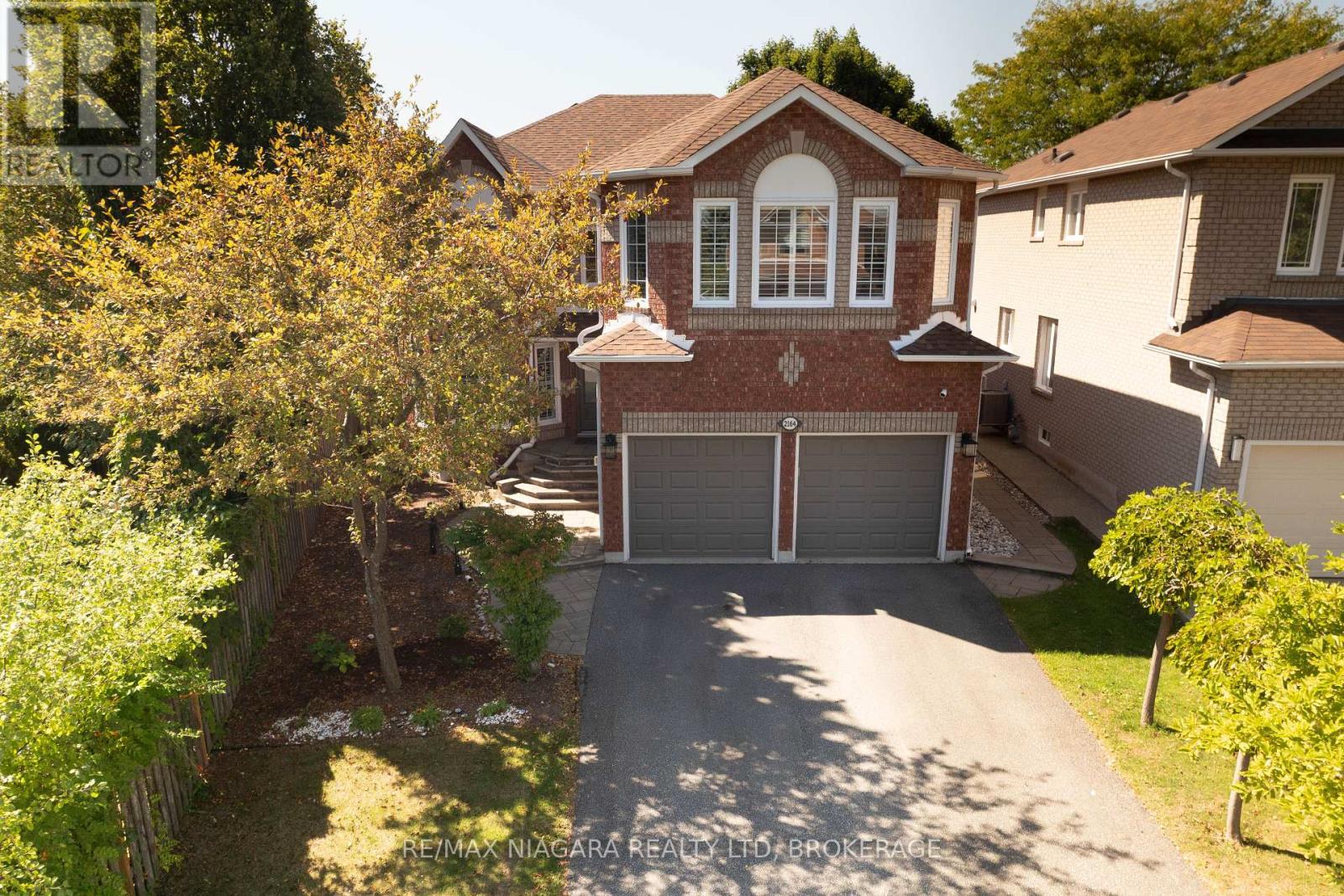 2164 Havenbrook Road, Oakville, Ontario  L6H 6B3 - Photo 2 - W12411579