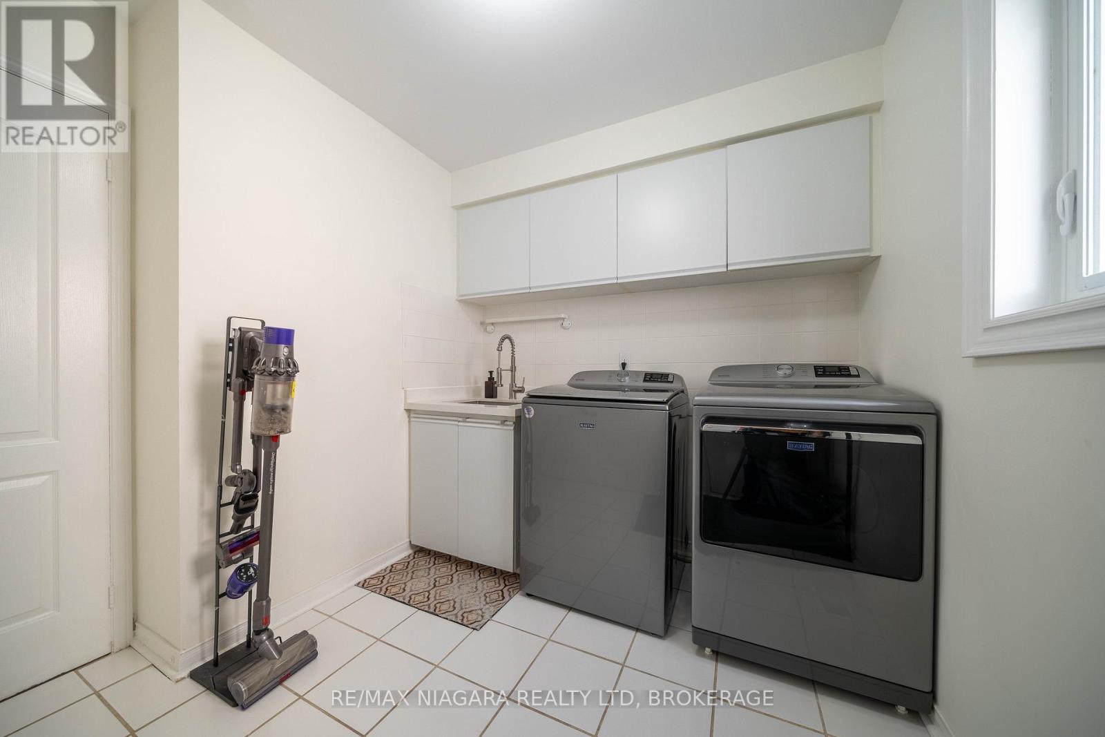 2164 Havenbrook Road, Oakville, Ontario  L6H 6B3 - Photo 23 - W12411579