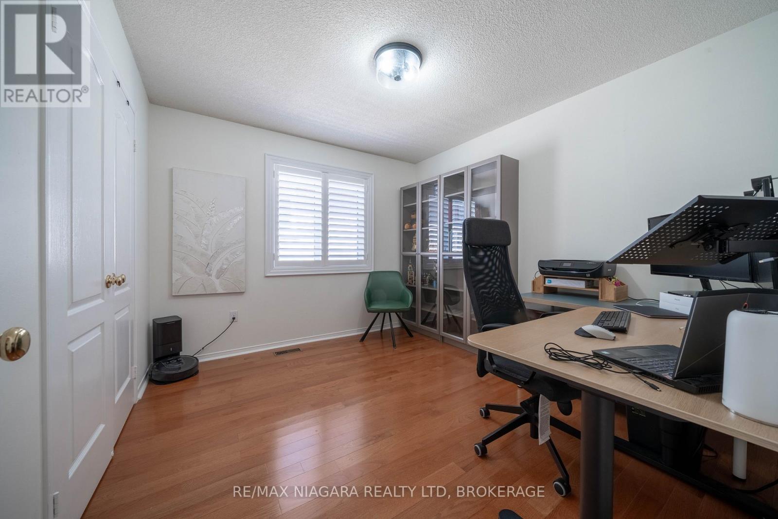 2164 Havenbrook Road, Oakville, Ontario  L6H 6B3 - Photo 26 - W12411579