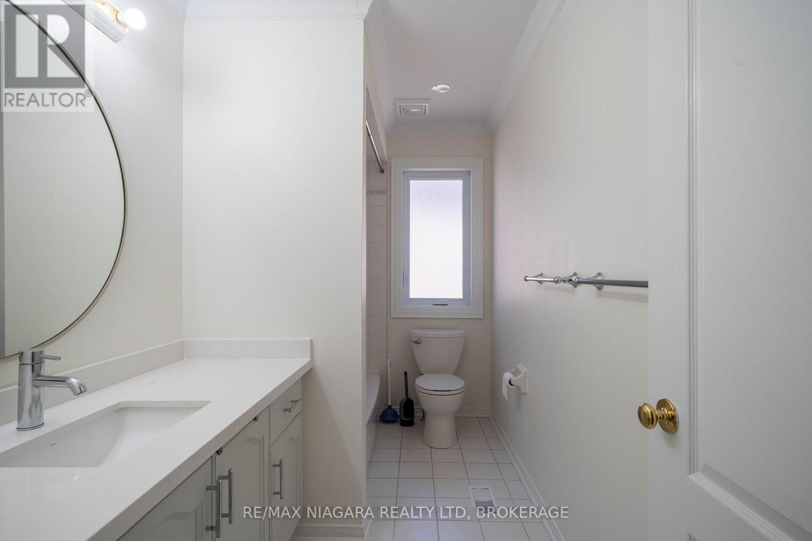 2164 Havenbrook Road, Oakville, Ontario  L6H 6B3 - Photo 28 - W12411579