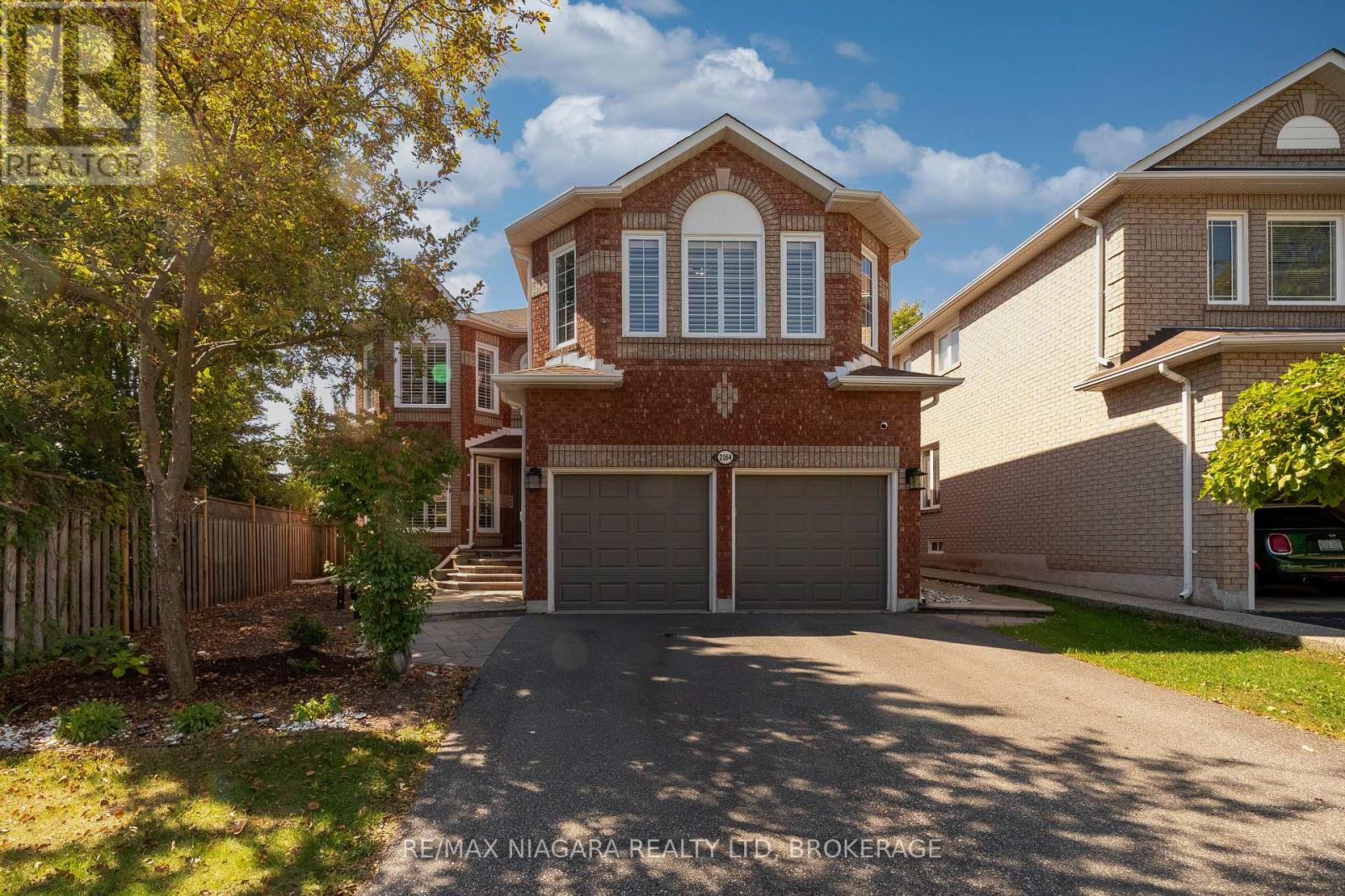 2164 Havenbrook Road, Oakville, Ontario  L6H 6B3 - Photo 3 - W12411579