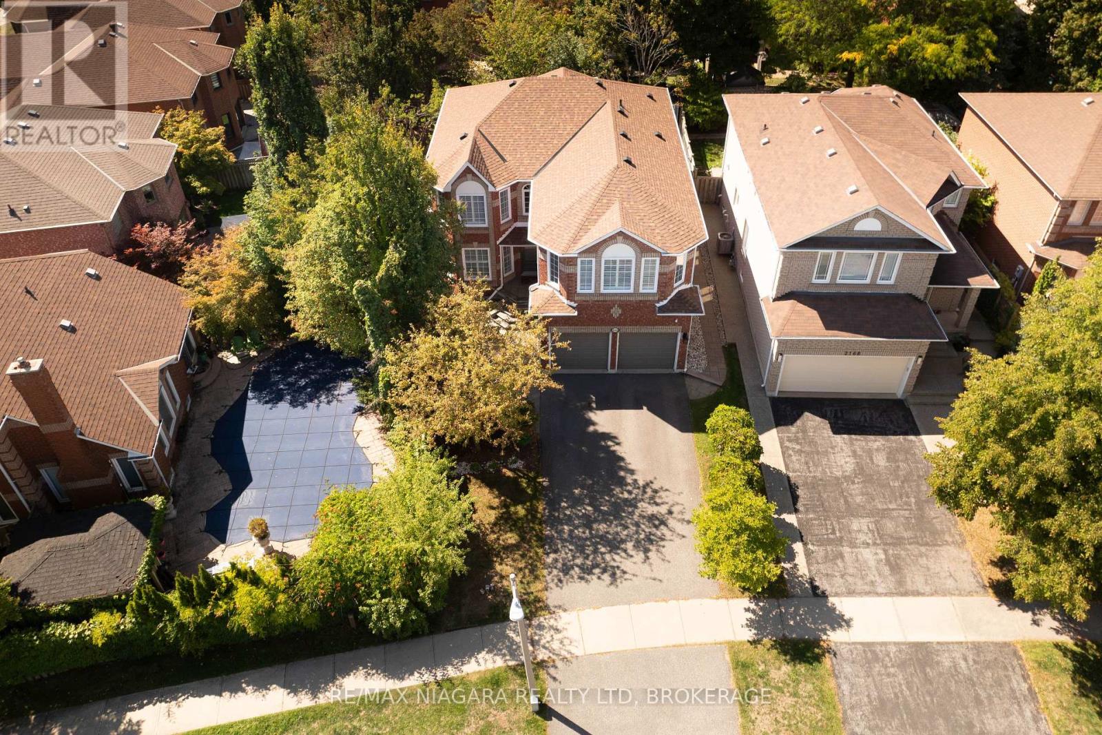 2164 Havenbrook Road, Oakville, Ontario  L6H 6B3 - Photo 48 - W12411579