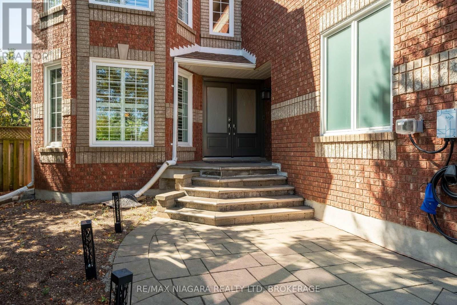 2164 Havenbrook Road, Oakville, Ontario  L6H 6B3 - Photo 6 - W12411579