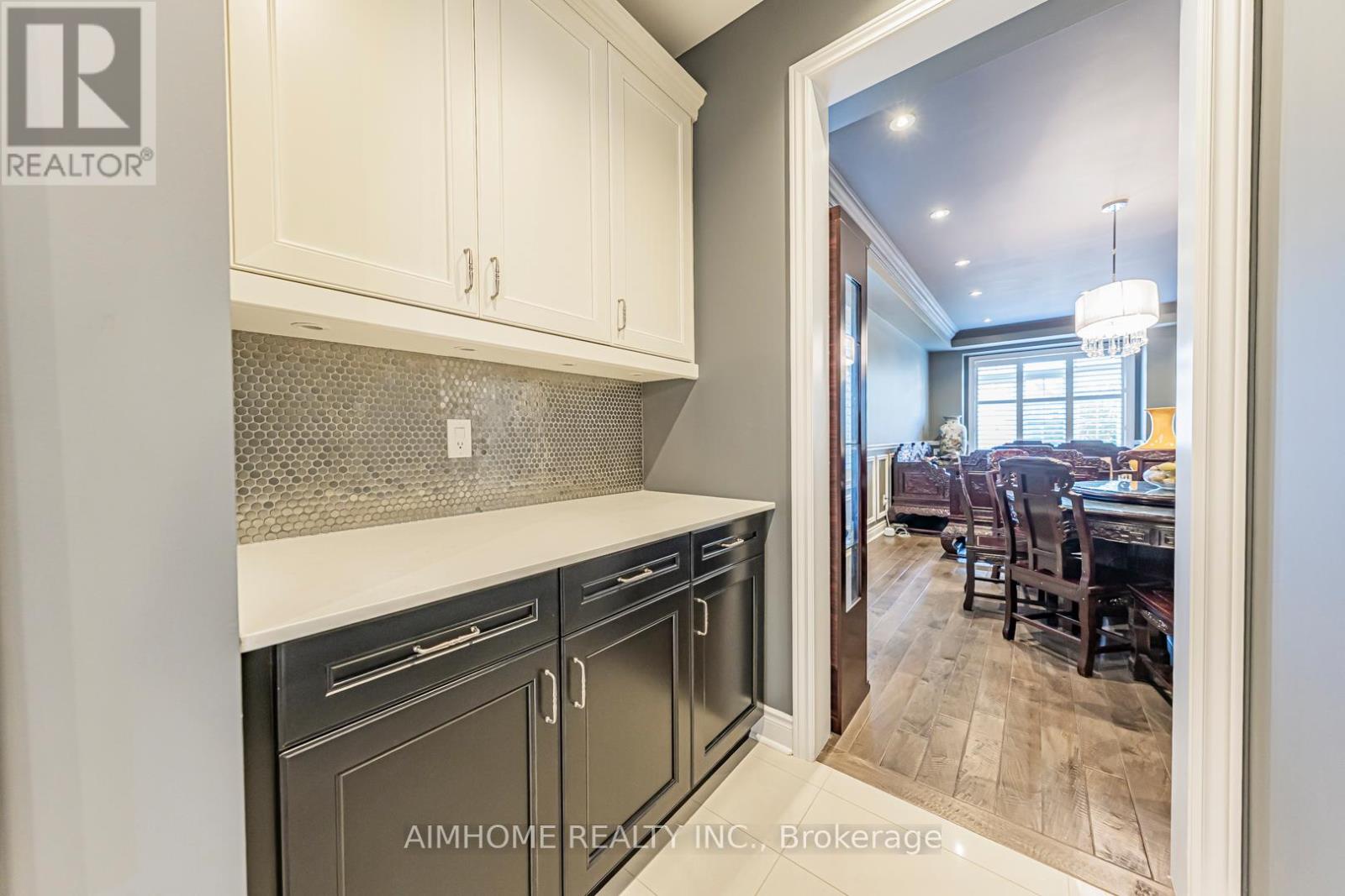 986 Wilbur Pipher Circle, Newmarket, Ontario  L3X 0G5 - Photo 11 - N12411373
