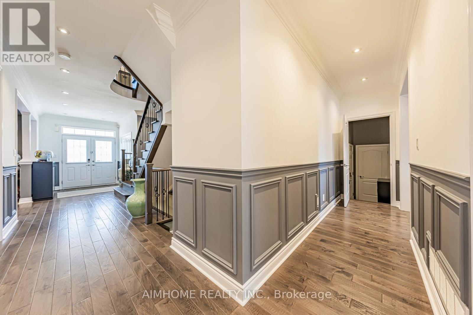 986 Wilbur Pipher Circle, Newmarket, Ontario  L3X 0G5 - Photo 21 - N12411373