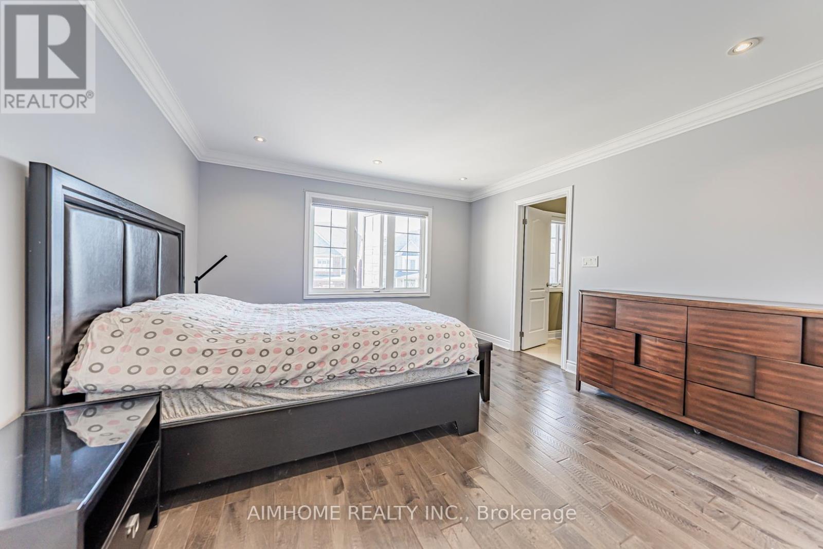 986 Wilbur Pipher Circle, Newmarket, Ontario  L3X 0G5 - Photo 30 - N12411373
