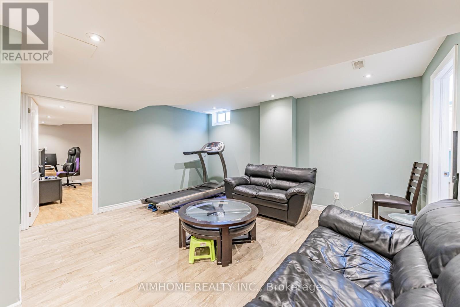 986 Wilbur Pipher Circle, Newmarket, Ontario  L3X 0G5 - Photo 45 - N12411373