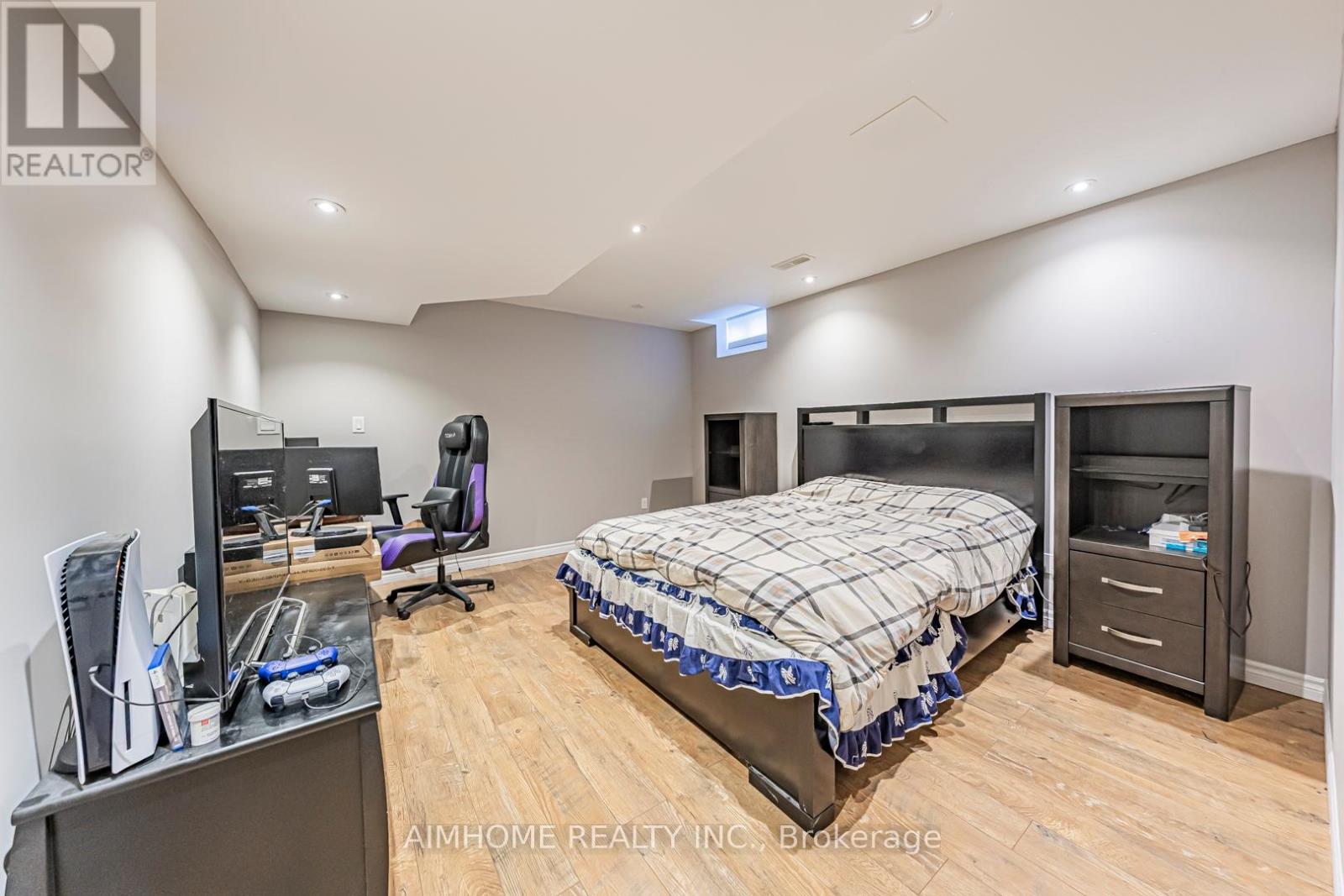 986 Wilbur Pipher Circle, Newmarket, Ontario  L3X 0G5 - Photo 47 - N12411373