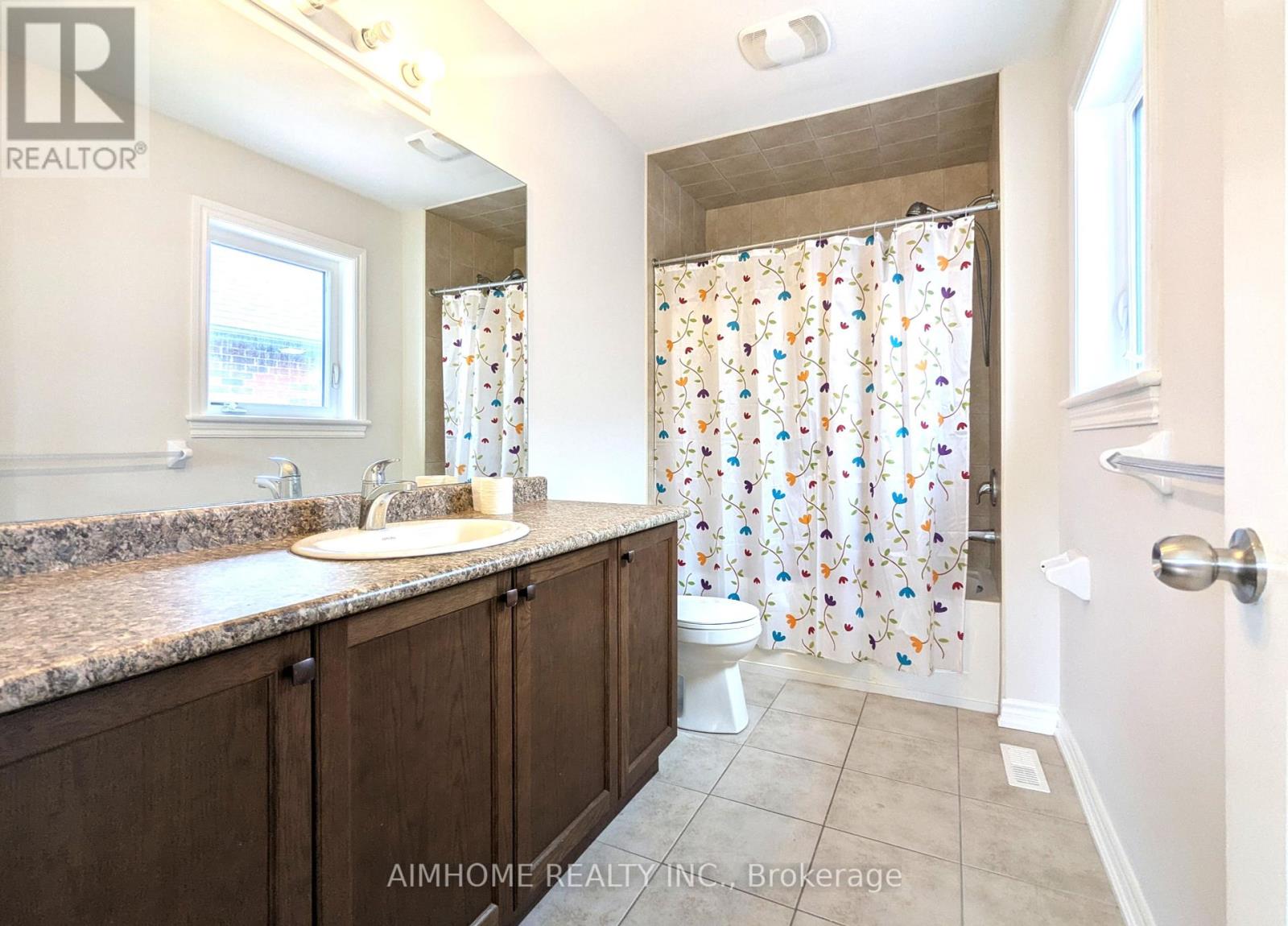 29 Bamburg Street N, Georgina, Ontario  L0E 1R0 - Photo 32 - N12411383