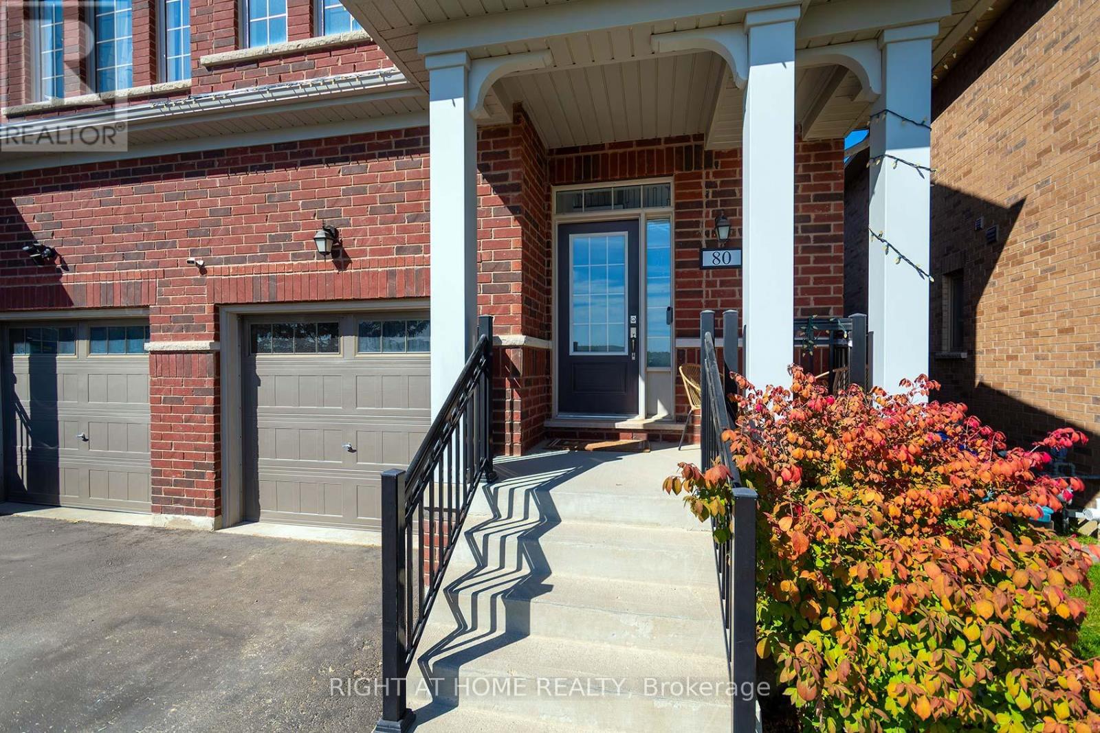 80 Martin Trail, New Tecumseth (Tottenham), Ontario  L0G 1W0 - Photo 2 - N12411402