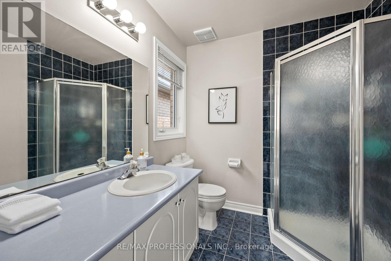 152 Ashton Drive, Vaughan, Ontario  L6A 2T8 - Photo 26 - N12411419