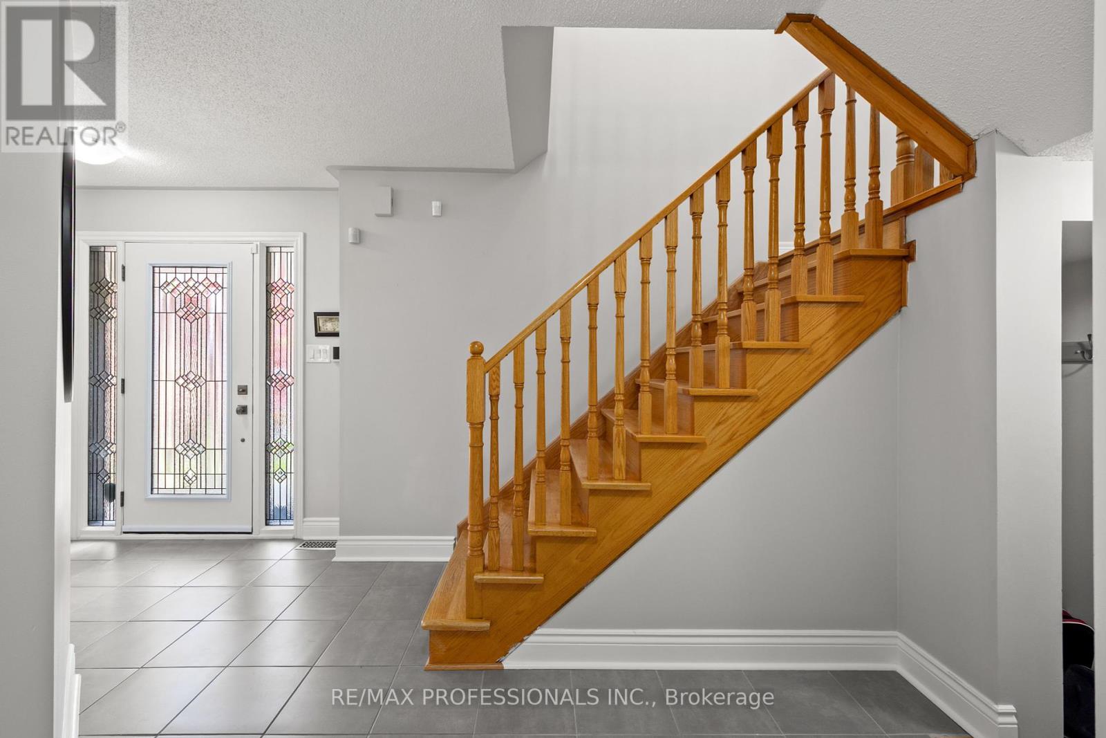 152 Ashton Drive, Vaughan, Ontario  L6A 2T8 - Photo 6 - N12411419