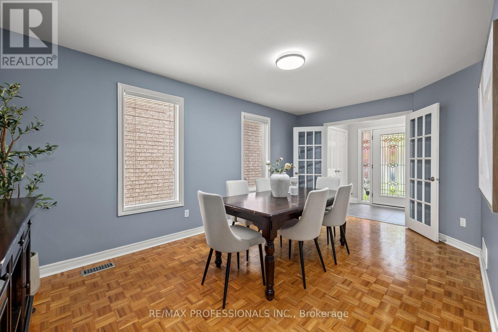 152 Ashton Drive, Vaughan, Ontario  L6A 2T8 - Photo 8 - N12411419