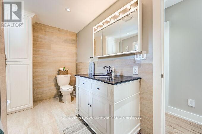 2309 Taylorwoods Boulevard, Innisfil, Ontario  L9S 2E7 - Photo 22 - N12411435