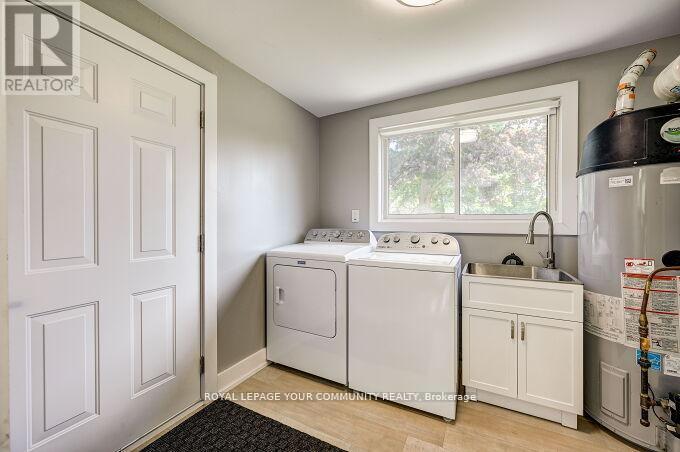 2309 Taylorwoods Boulevard, Innisfil, Ontario  L9S 2E7 - Photo 23 - N12411435