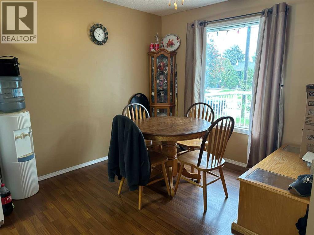 Property at 6018 50 Street image 4