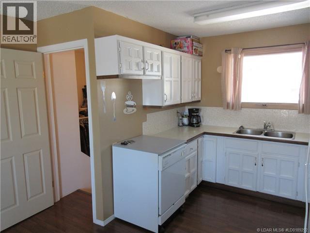 Property at 6018 50 Street image 3