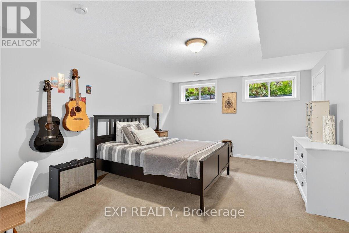 18 Williams Street, Collingwood, Ontario  L9Y 0B9 - Photo 33 - S12411386