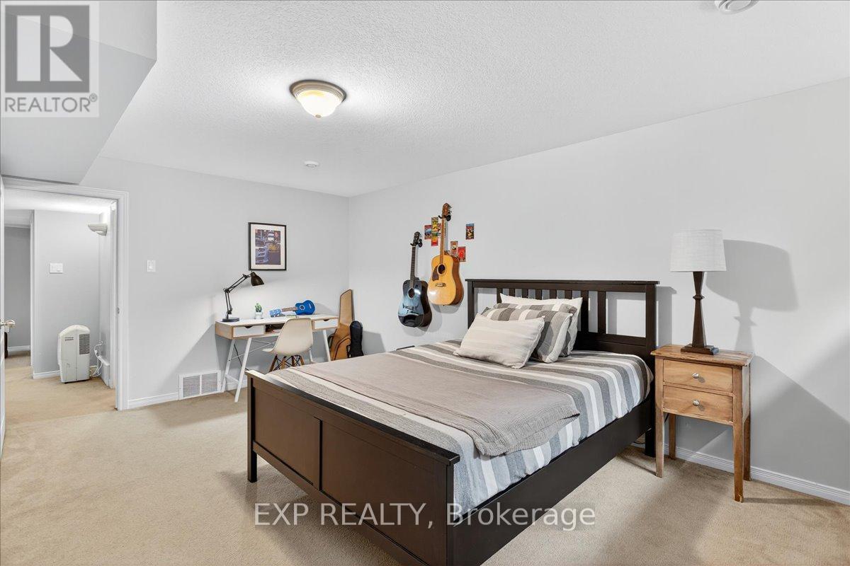 18 Williams Street, Collingwood, Ontario  L9Y 0B9 - Photo 34 - S12411386