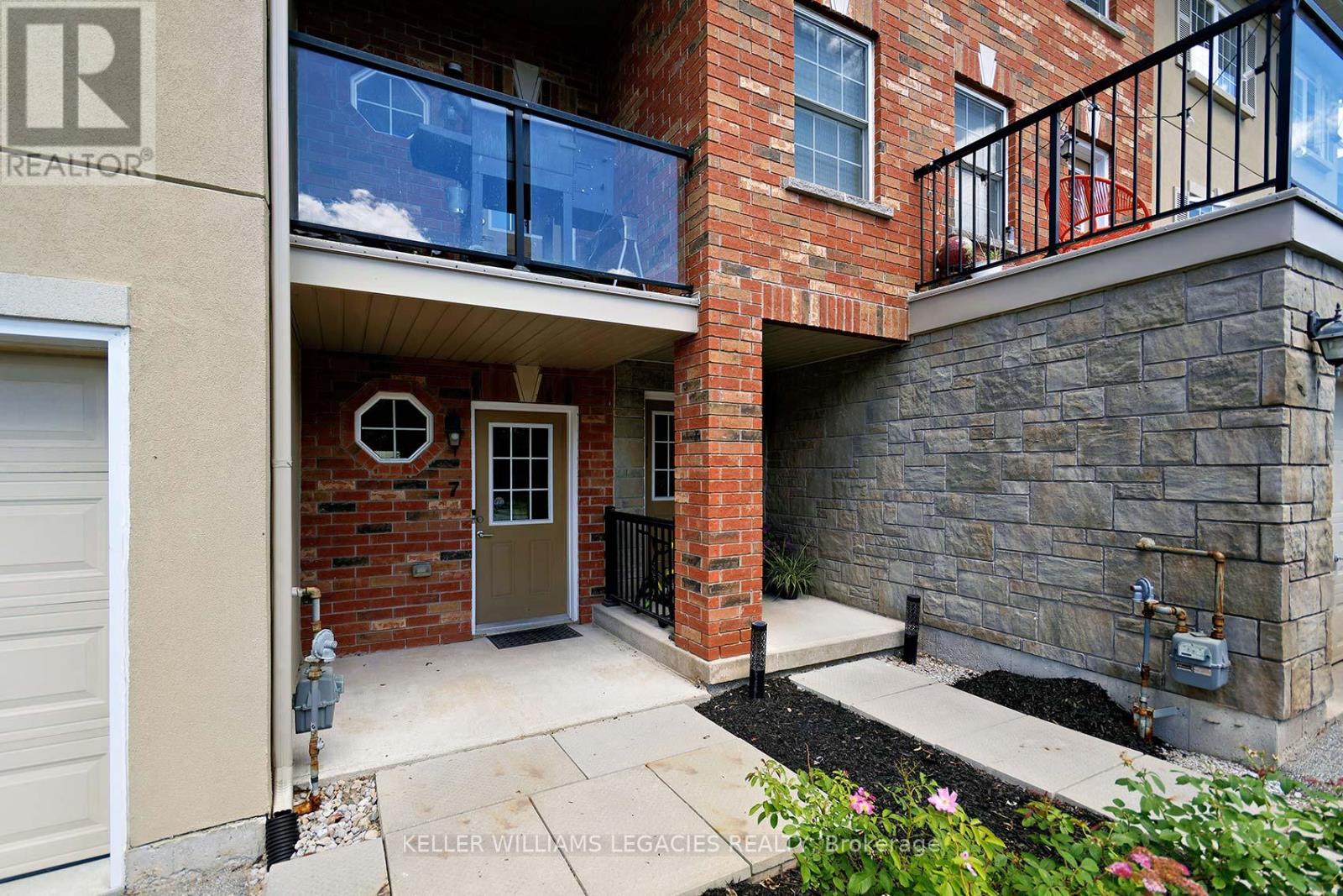 7 - 57 Ferndale Drive S, Barrie, Ontario  L4N 5T6 - Photo 5 - S12411449