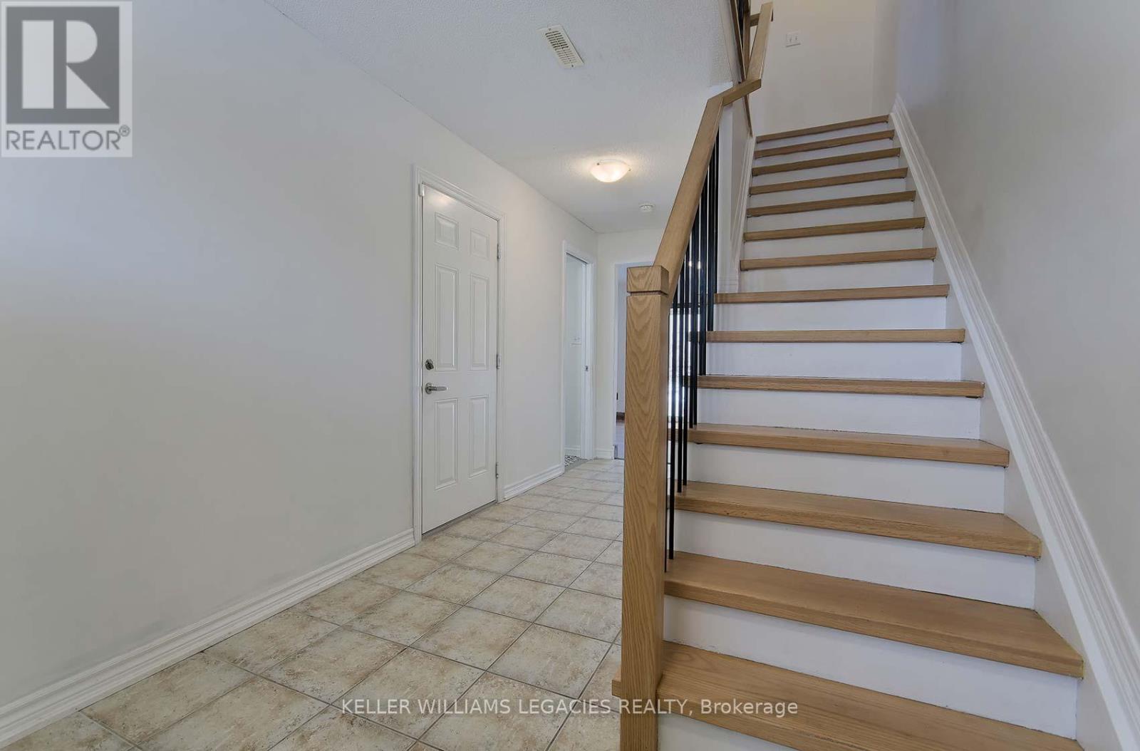 7 - 57 Ferndale Drive S, Barrie, Ontario  L4N 5T6 - Photo 7 - S12411449