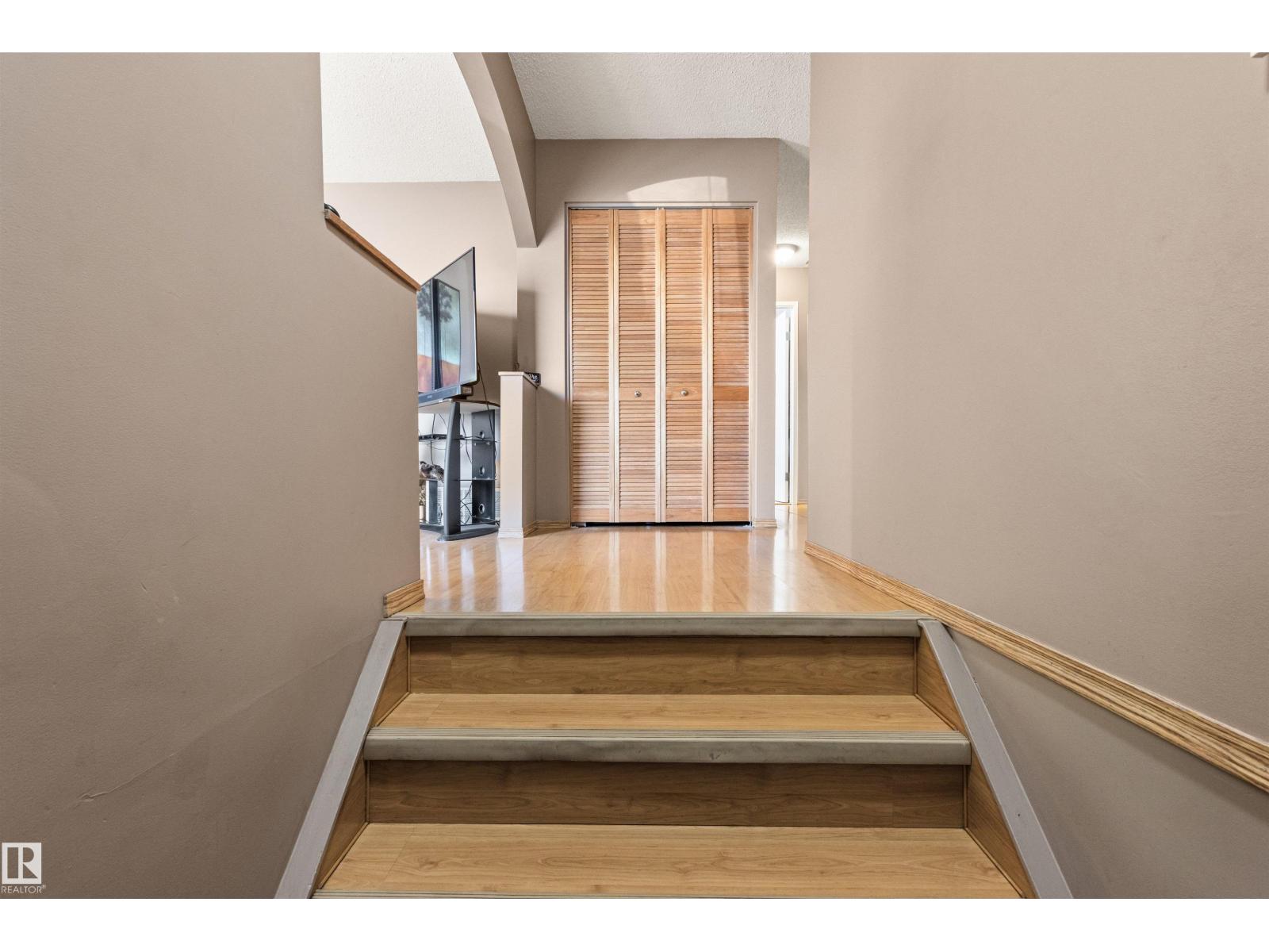 1704 39 St Nw, Edmonton, Alberta  T6L 2R5 - Photo 7 - E4458289