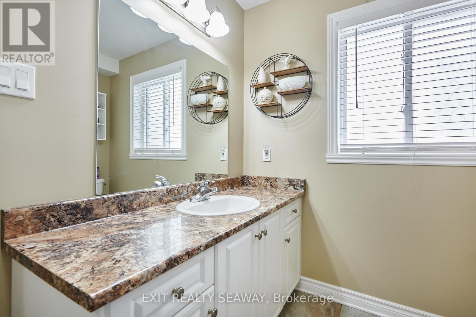 3108 Mauricy Crescent, Cornwall, Ontario  K6K 0B7 - Photo 20 - X12411701