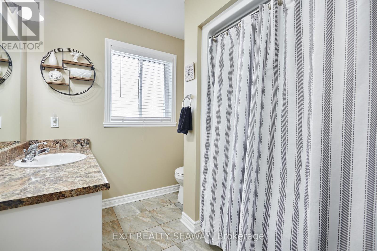 3108 Mauricy Crescent, Cornwall, Ontario  K6K 0B7 - Photo 19 - X12411701