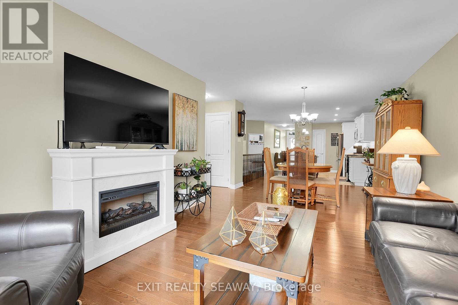 3108 Mauricy Crescent, Cornwall, Ontario  K6K 0B7 - Photo 9 - X12411701