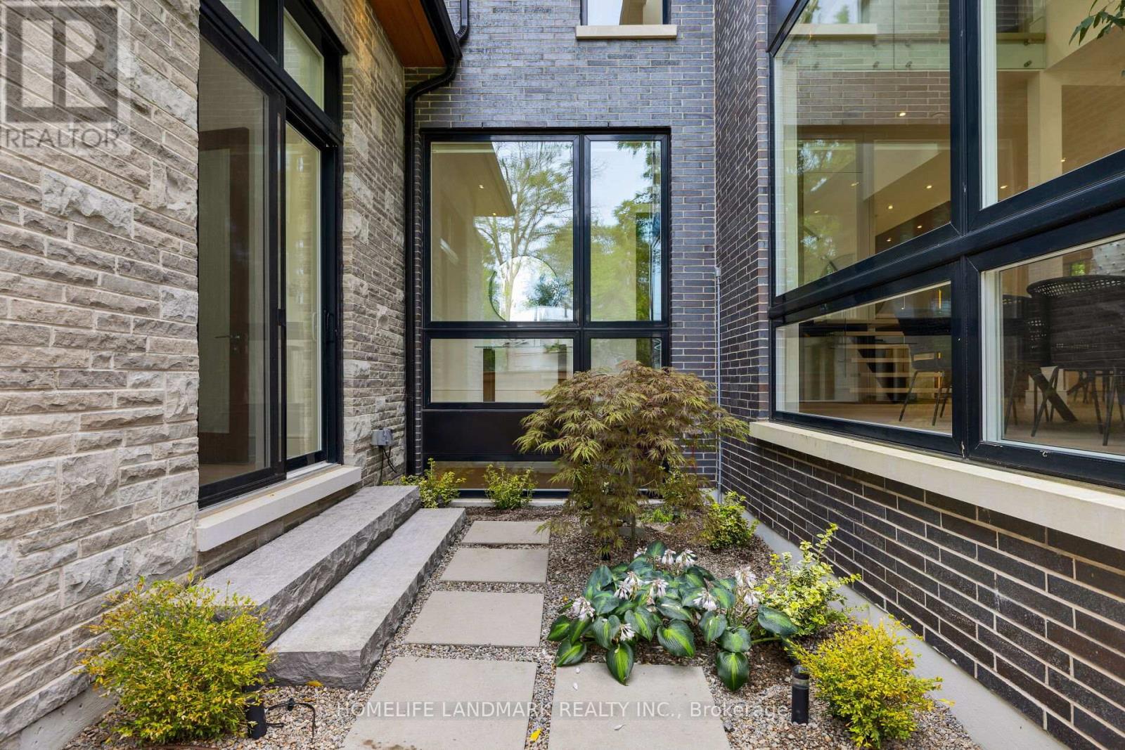 418 Pine Cove Road, Burlington, Ontario  L7N 1W5 - Photo 37 - W12411377
